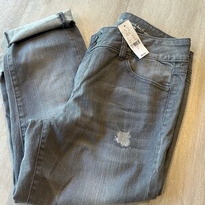 NY&Co SoHo Capri Jeans 8